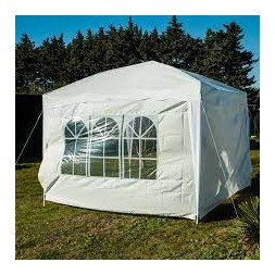 Côté de tente blanc